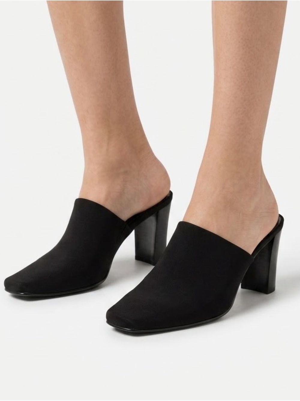 Liz Claiborne Black Pointed-Toe Slip-On Heels